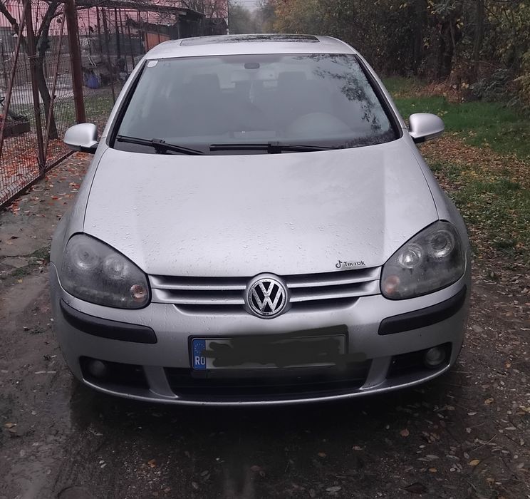 Se vinde GOLF 5 140 cai