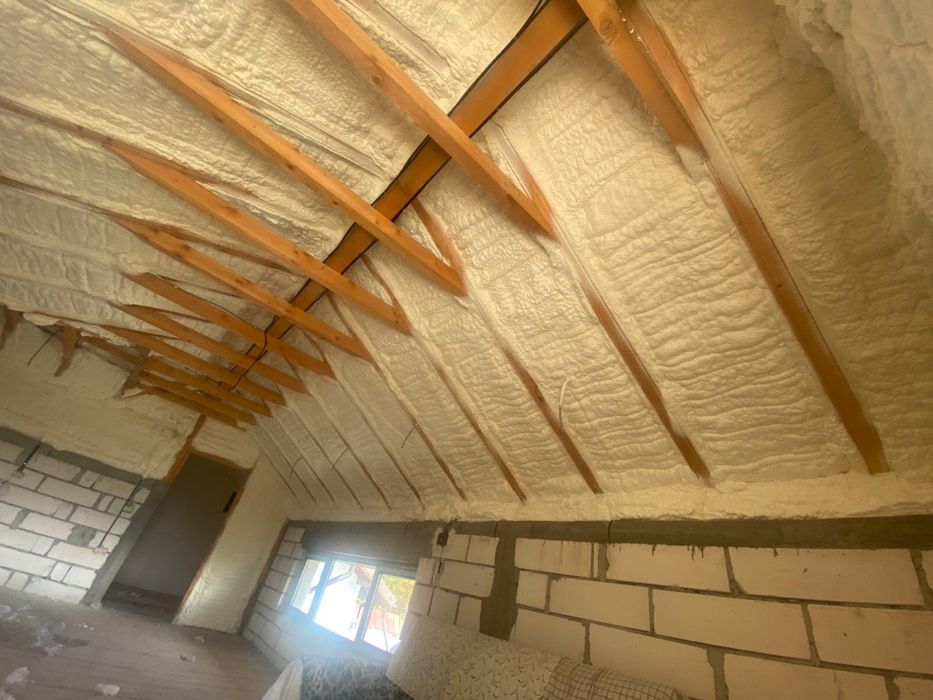 Izolatii spuma poliuretanica/poliuree