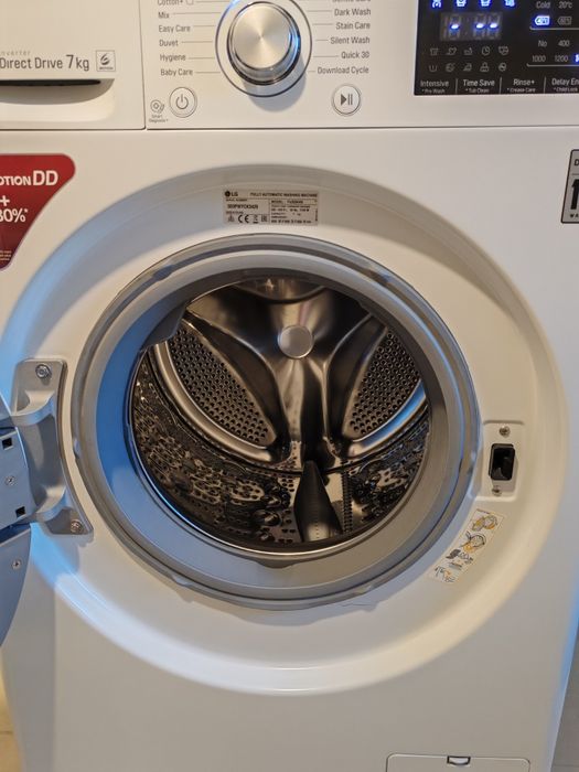 Перална LG F4J5QN4W