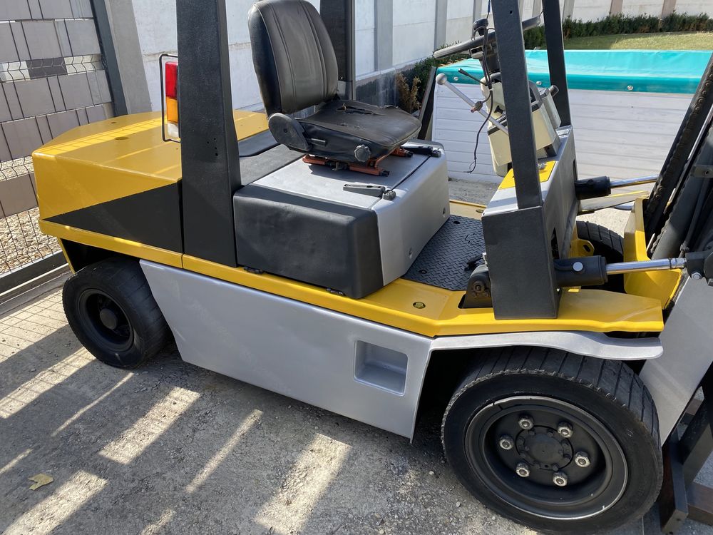 Stivuitor Nissan GPL Schimb cilindru compactor ridica 3tone Tva inclus