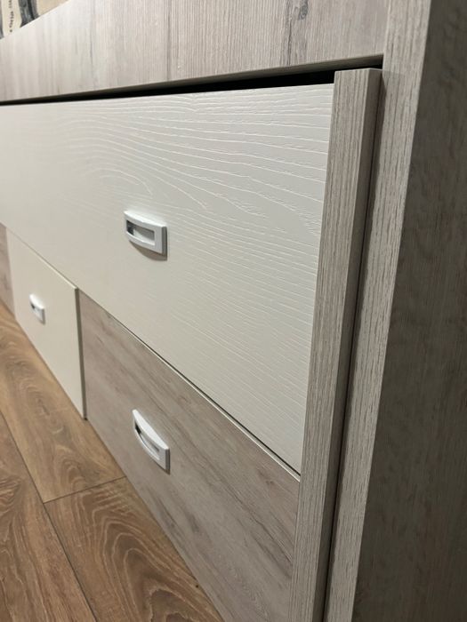 Dormitor copii/tineri . 2 paturi, 2 saltele, dulap