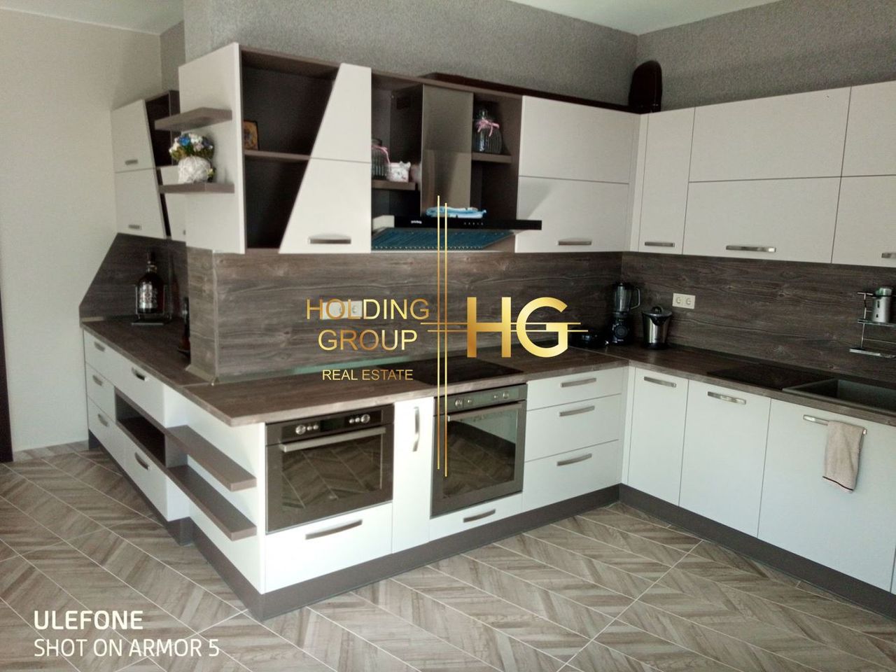 Продава се Къща в Варна, Изгрев - 250 кв.м за 1916 €/кв.м - Снимка #4