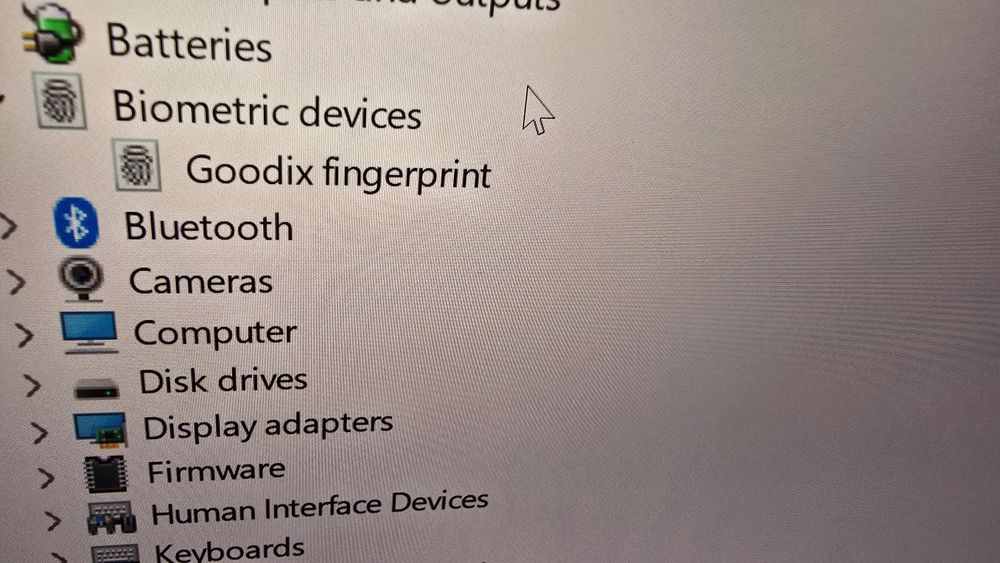 Dell xps 15 7590 4K touch i7-9750H 32GB RAM GTX1650 4GB 512gb ssd