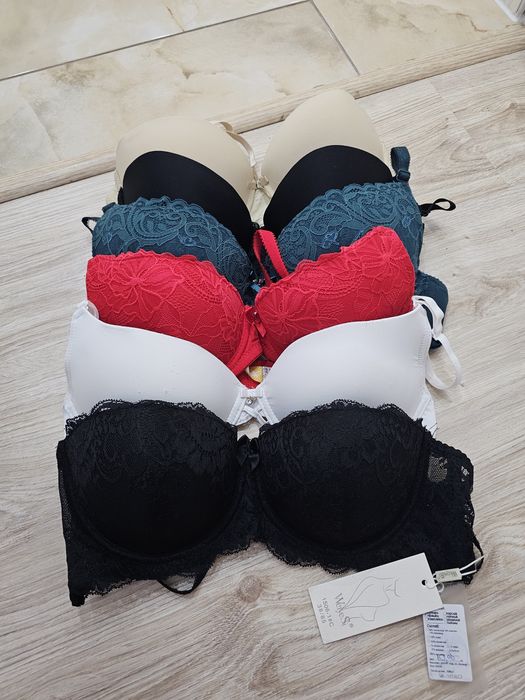 Лот от сутиен от 6 броя