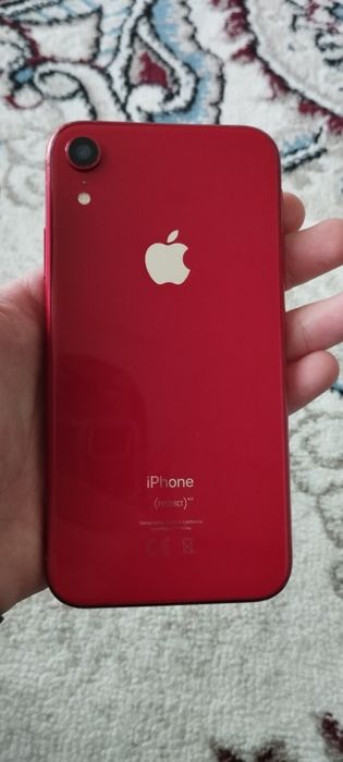 Iphone XR qizil rangi