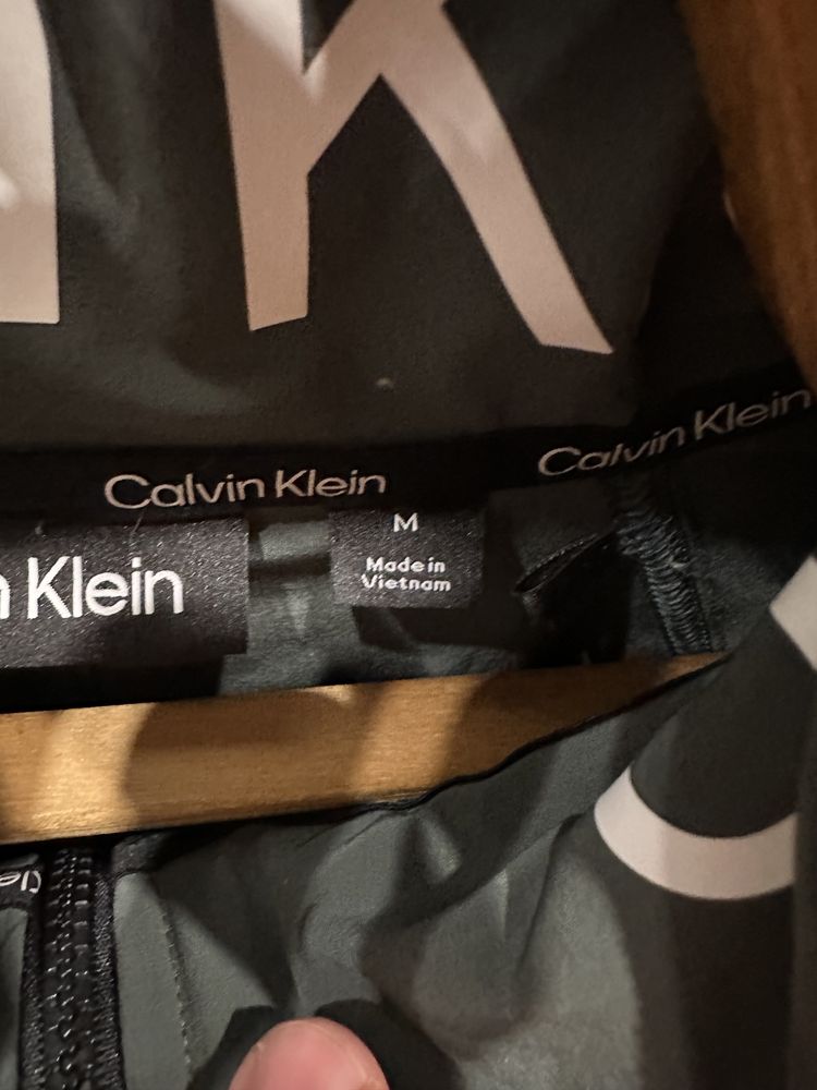 Мастерка Calvin Klein