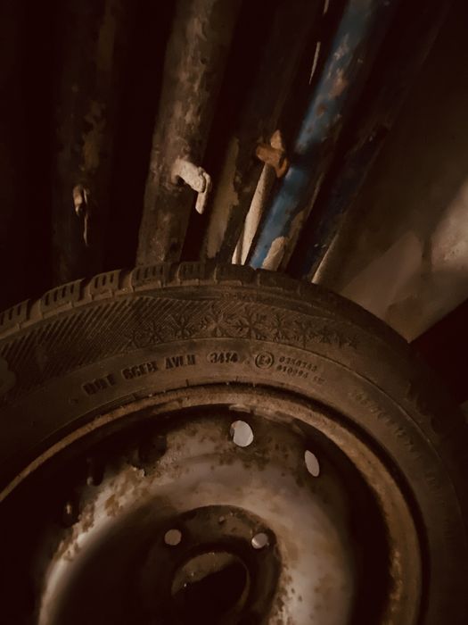 De vînzare genti si cauciucuri de iarnăPeugeot306.