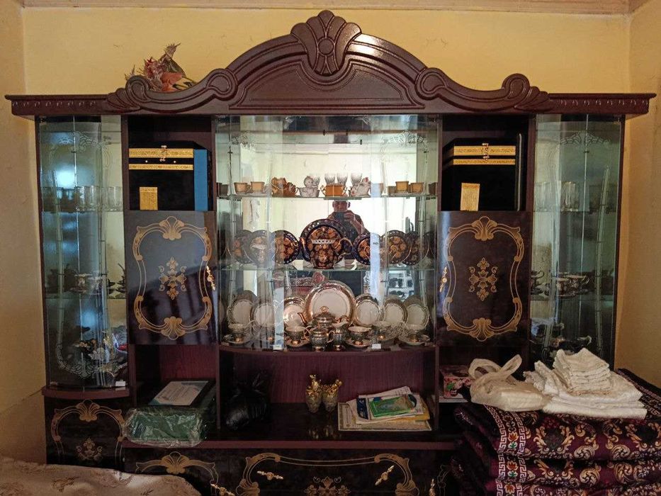 Eski stenka holati yaxwi sotiladi