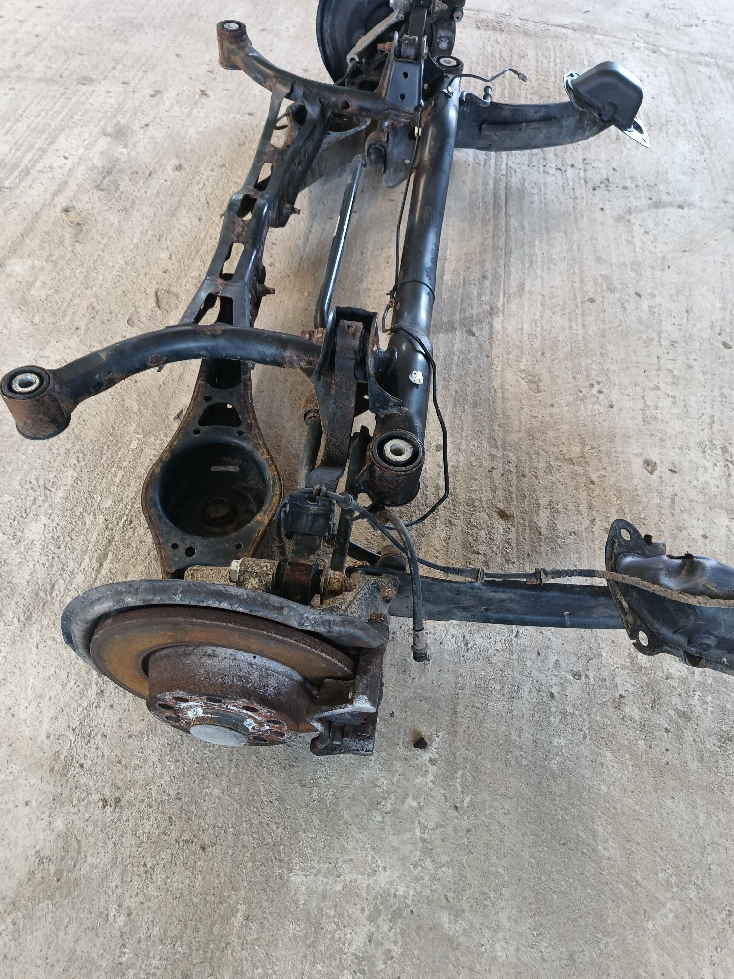 Punte spate Vw Passat B6 break