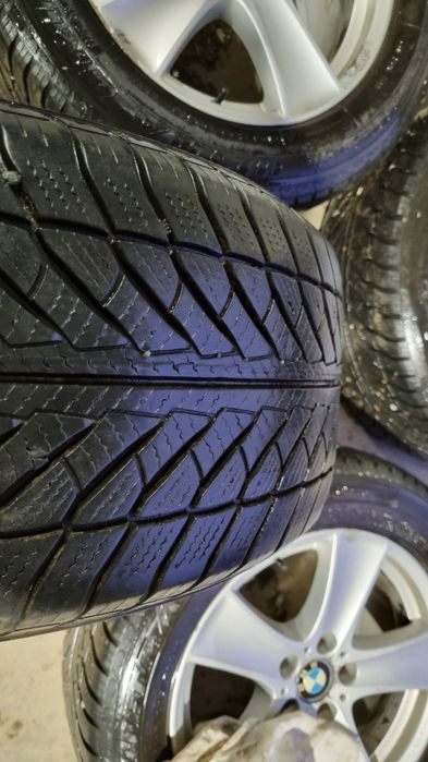 Jante aliaj si anvelope de iarna Goodyear 255/55R18 runflat