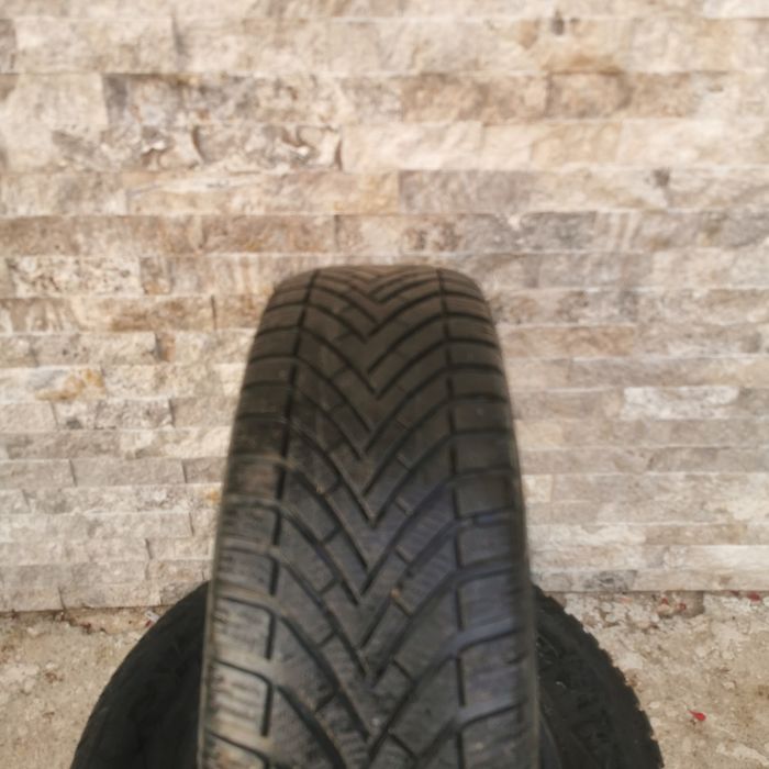 Vând 4 cauciucuri de iarna 215 /65/16