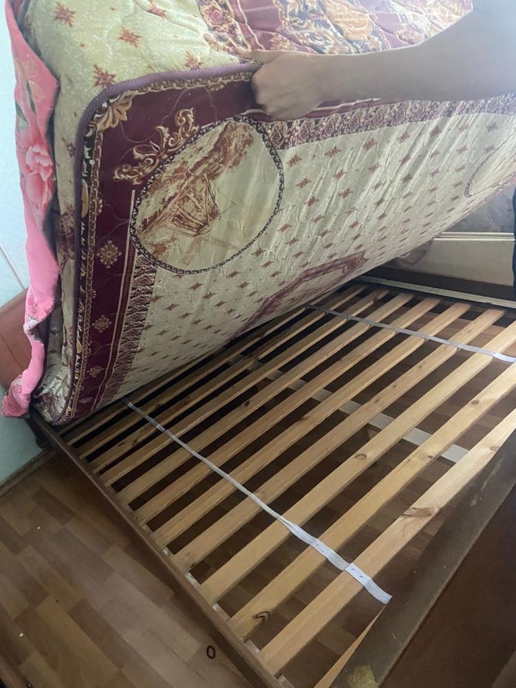 Двухспальная кровать
