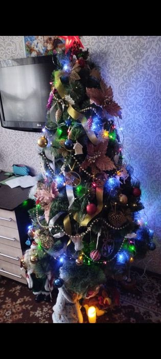 Продам ёлку.  В отличном состоянии