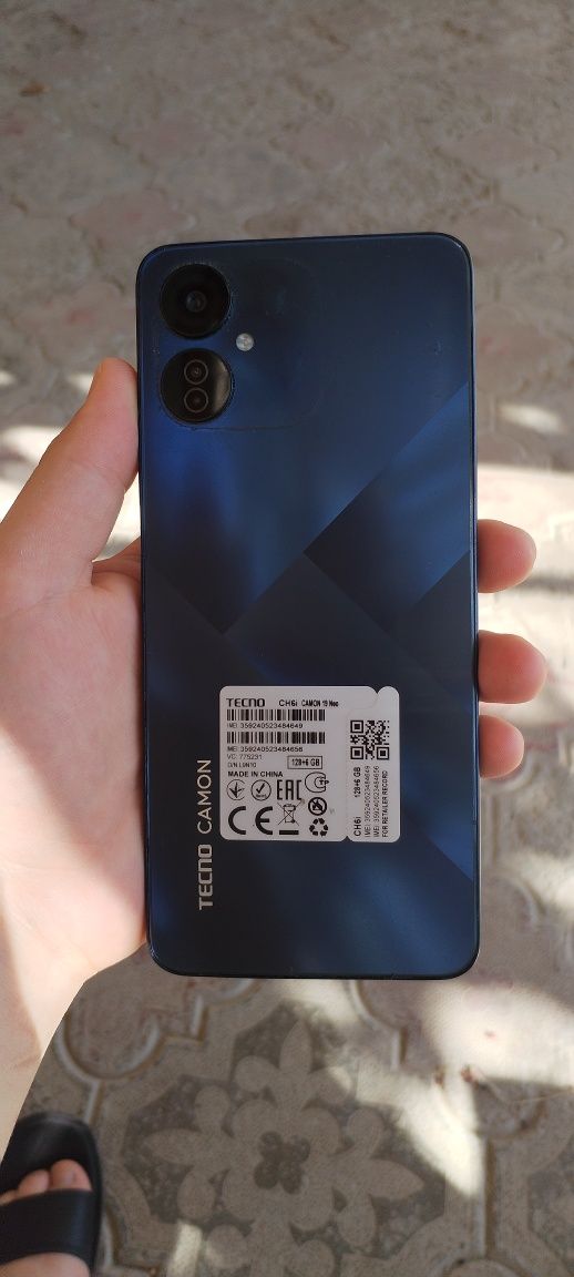 Tecno camon tel fon yangi