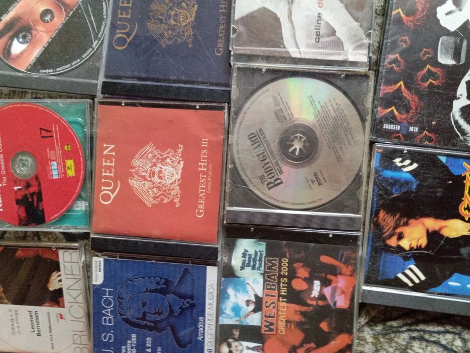 Cd с музика най-различни жанрове