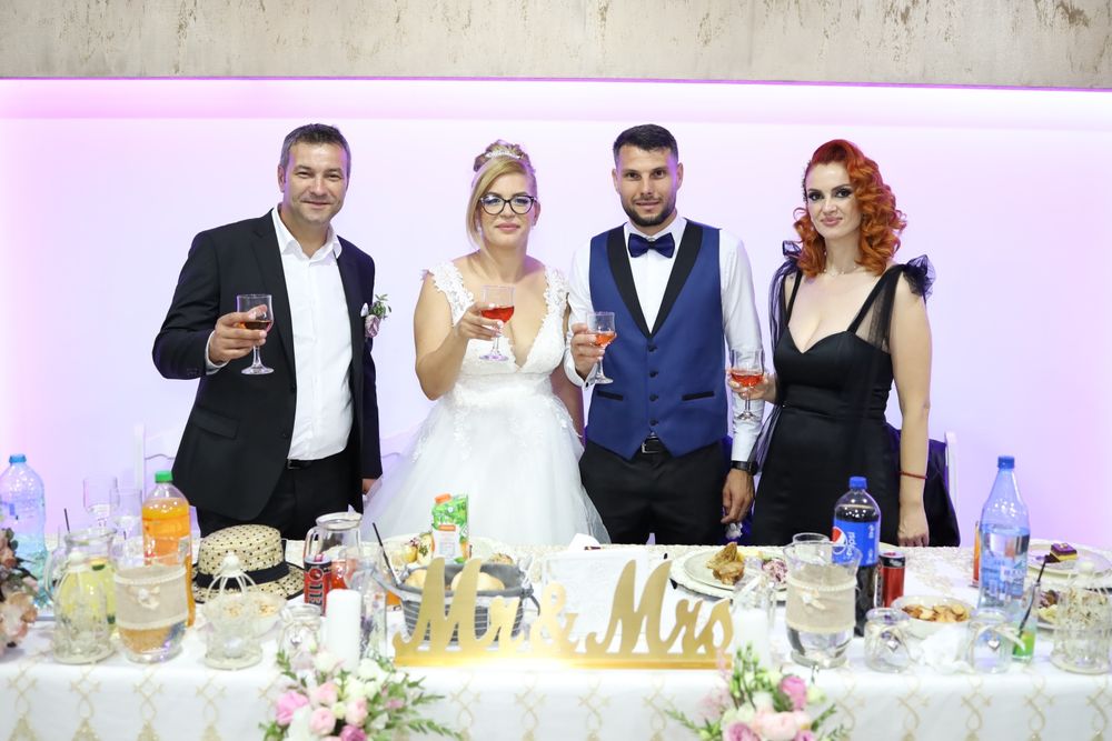 Fotograf 350 lei cununie botez, 600 lei foto si video