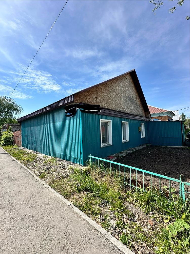 Продается частный дом в рабочем поселке.