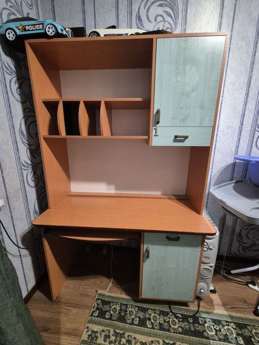 Мебель кровать парта и шкаф