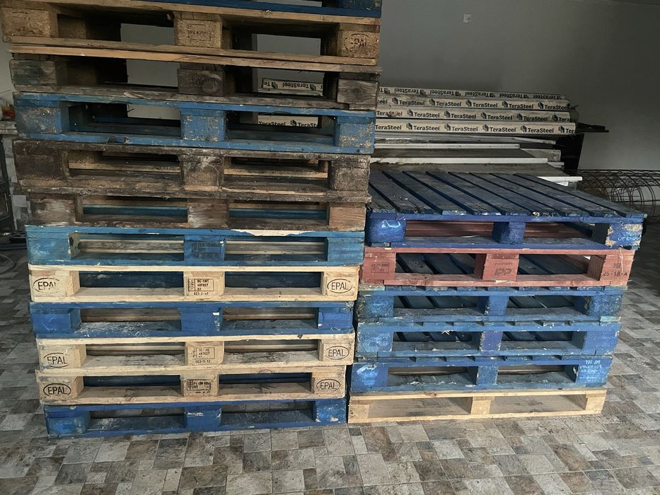 Vând urgent. Paleti ca si noi. Sunt intro stare forte buna mai multe d