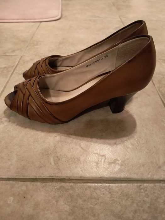 Дамски обувки номер 39