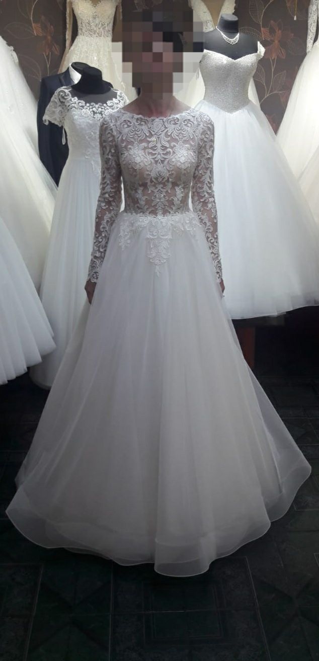Rochie de mireasa cu mânecă lunga