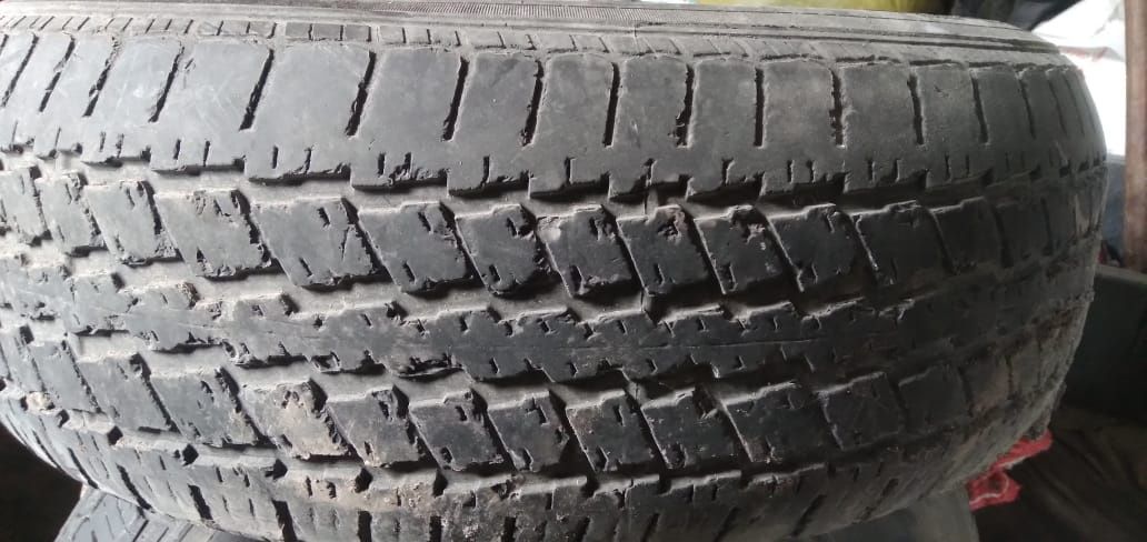 Шины 235/70r16..