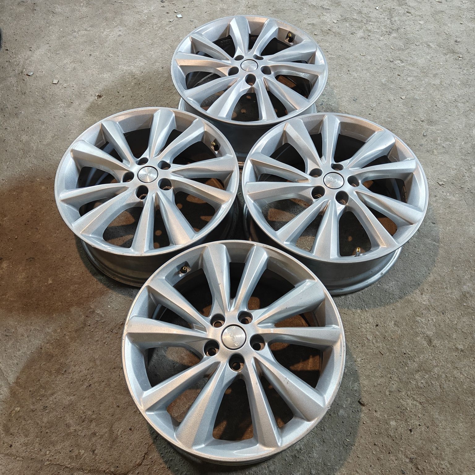 R19 PCD 5* 114,3 Комплект оригинальных легкосплавных дисков легкосплав