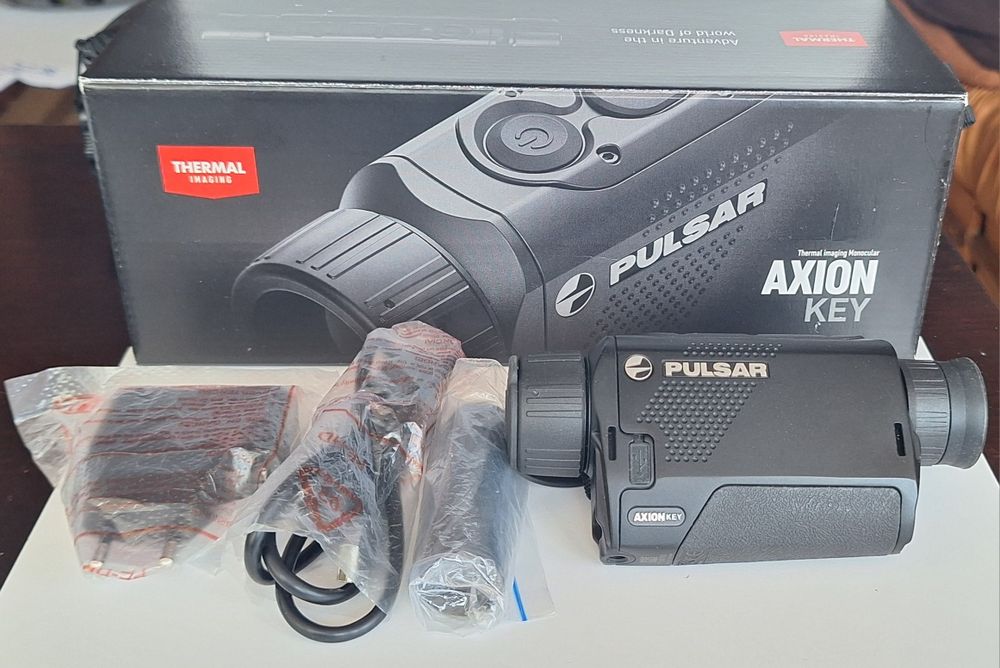 Cameră cu termoviziune Pulsar Axion  XM30, NOUĂ