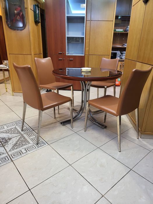 Masa rotunda + 4 scaune