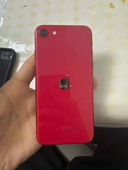 Айфон се 2020 сатылады