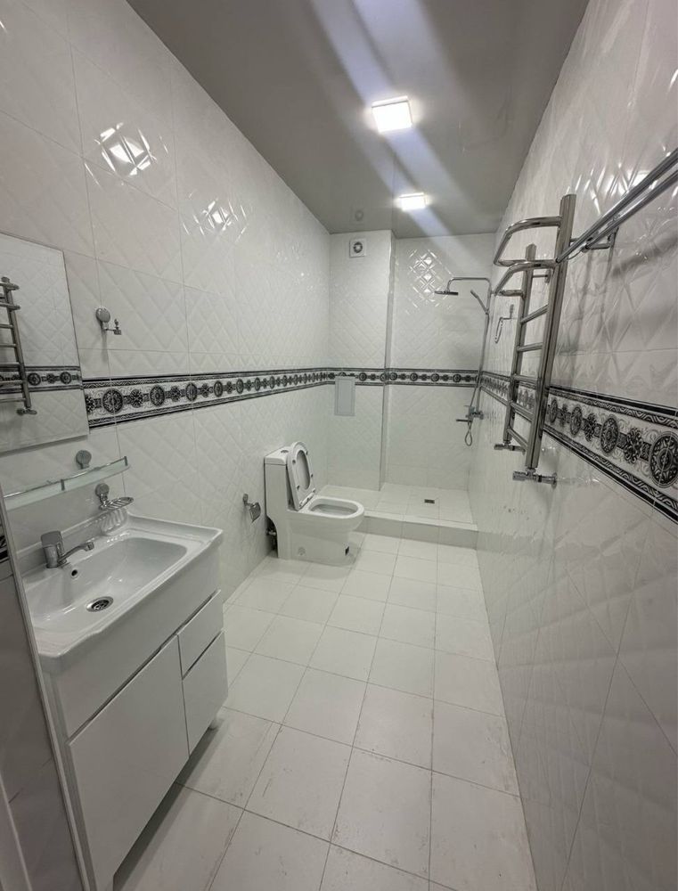 Срочно! 2/1/7, Карасу-3 ЖК Fazo, 72м2, цена 83500 уе , кадаст есть