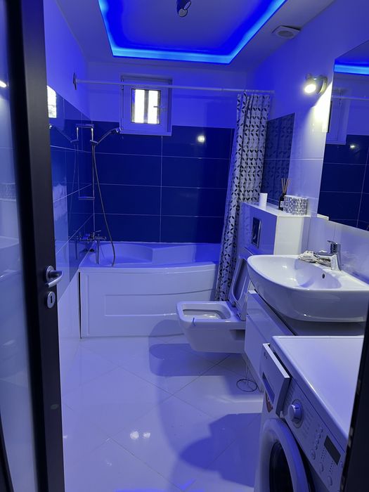 Inchiriez apartament 3 camere