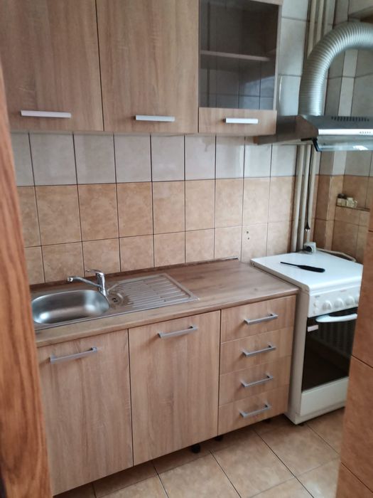 Inchiriez spatiu cazare 3 camere triple  si depozit 250 mp