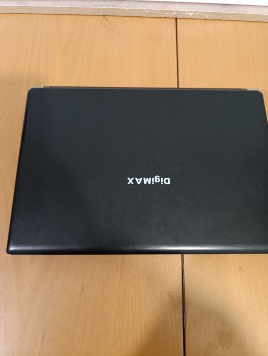 Лаптоп Digi Max в добро състояние