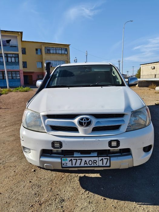 Автомашины тойота хайлюкс