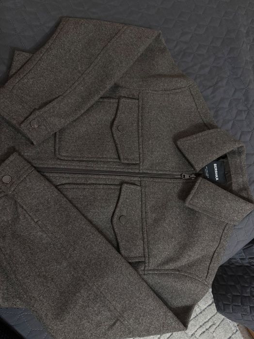 Дамско късо палто (яке) Bershka