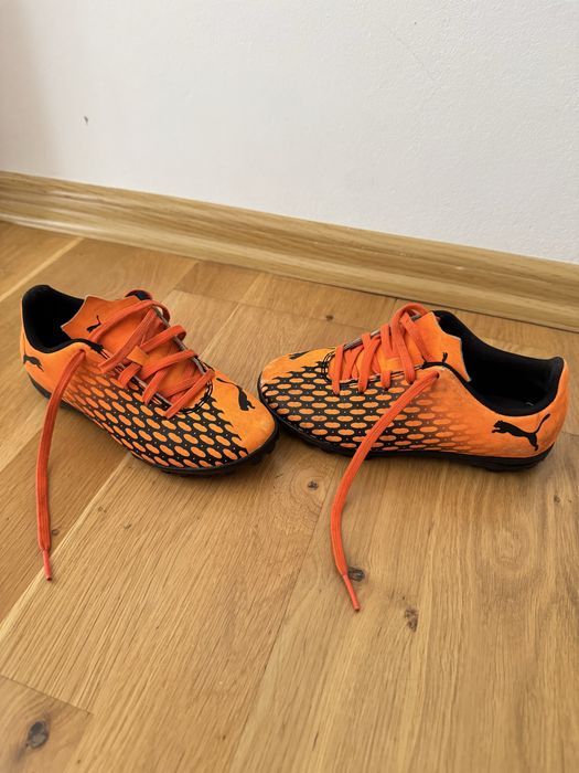 Ghete adidasi fotbal sport Puma ( nu nike, adidas)