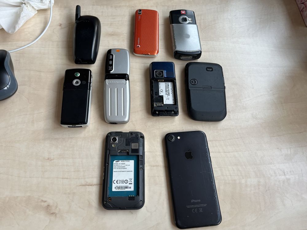 Lot telefoane cu butoane de Colectie/ 8 Bucati