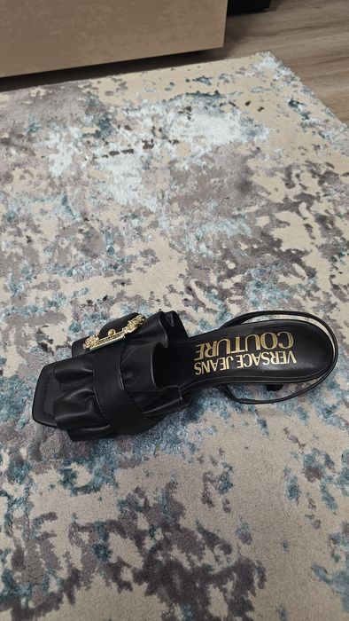 Șlapi Versace Jeans Couture 38 purtați o singură dată