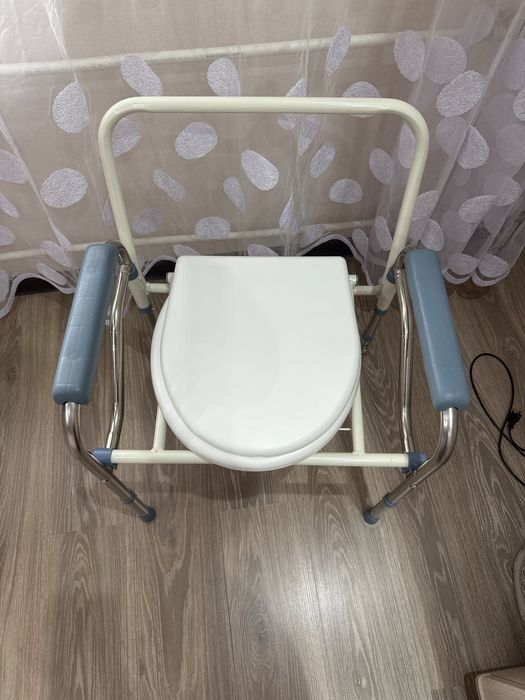 Продам санитарный унитаз