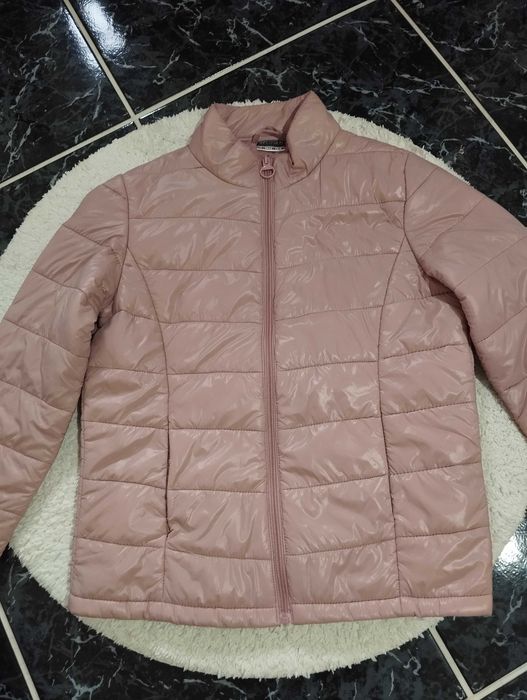 Дамско спортно яке