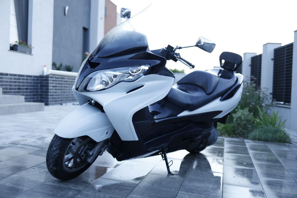 Suzuki Burgman 400