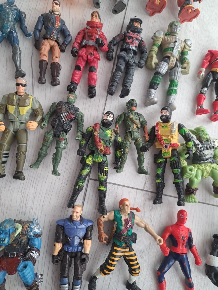 Figurine soldati omuleți eroi personaje hasbro marvel