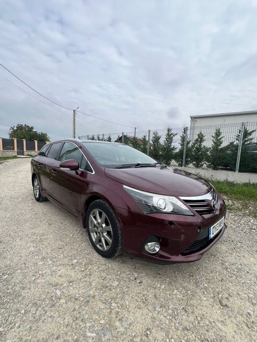 Toyota Avensis  2.0d. Faruri bi-xenon