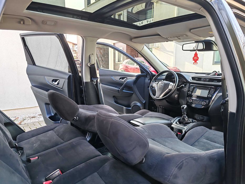 Nissan Xtrail 7Loc NaviPanoramicKeyLesGoCmr360ClimaJanteCarlig