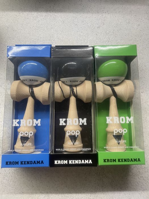 Kendama Krom Pop cu finisaj LOL Clear - Verde, albastru, negru