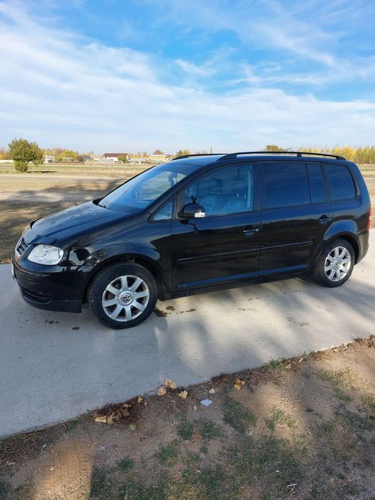 Vând wolkswagen touran