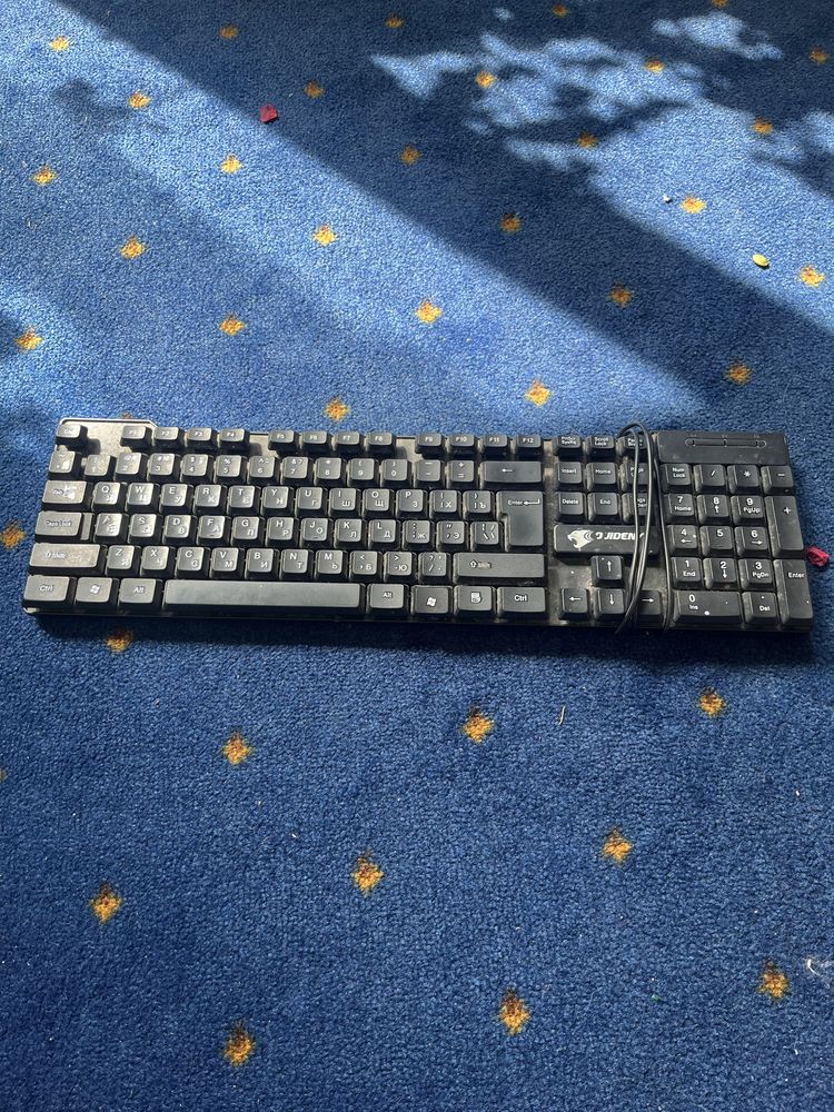 Продам клавиатуру
