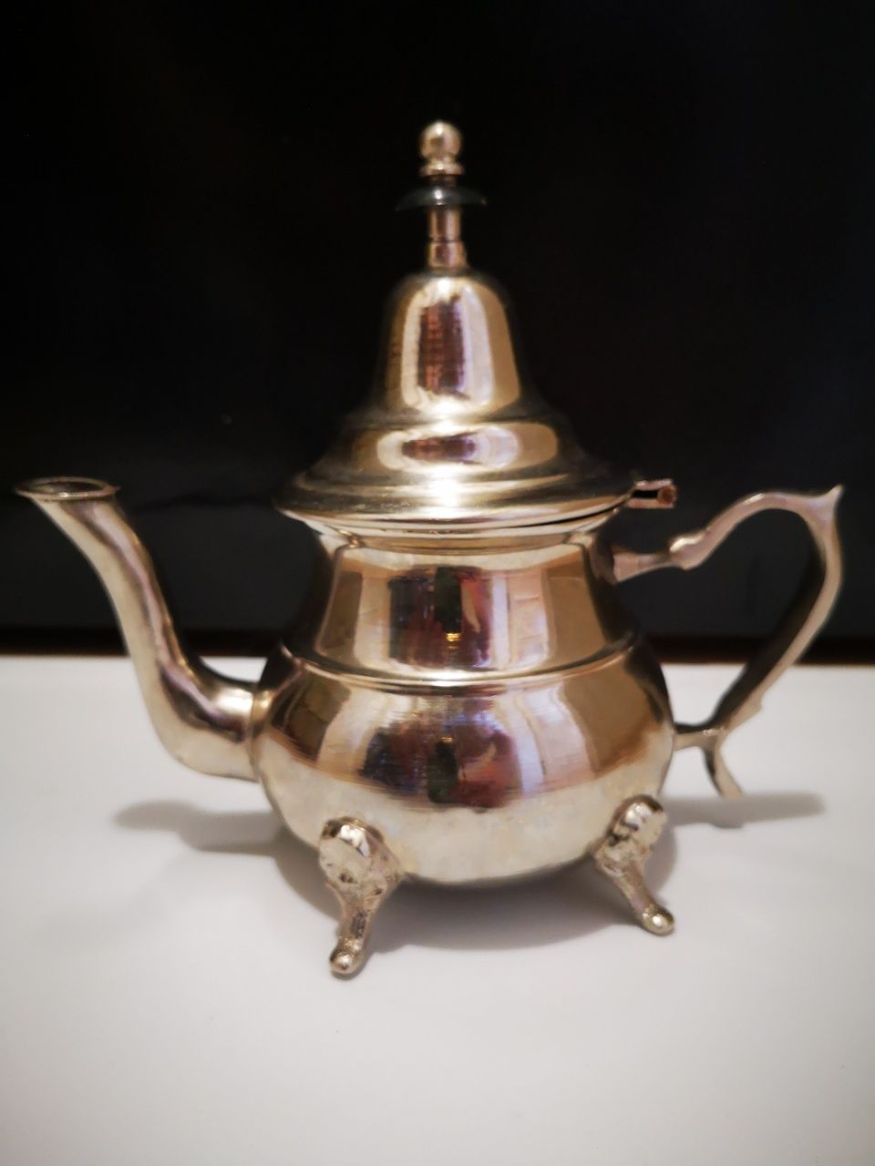 Посребрен чайник швейцарски