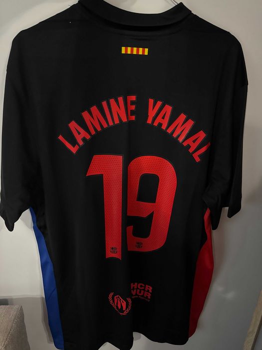 Kit Yamal Barcelona fotbal away